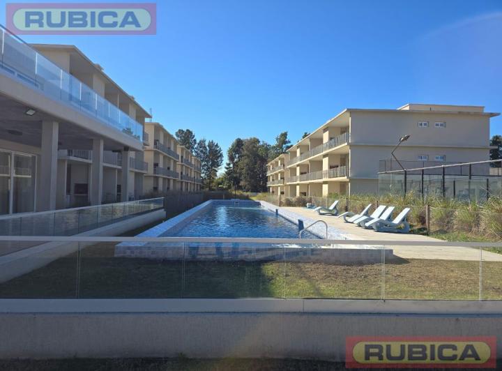 Casa · 4 Ambientes · 1 Cochera