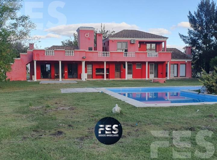 Casa · 205m² · 6 Ambientes
