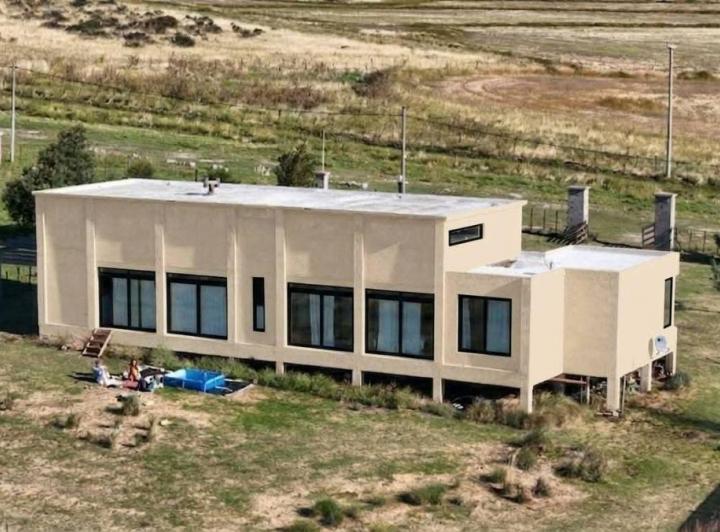 Casa · 250m² · 4 Ambientes · 1 Cochera