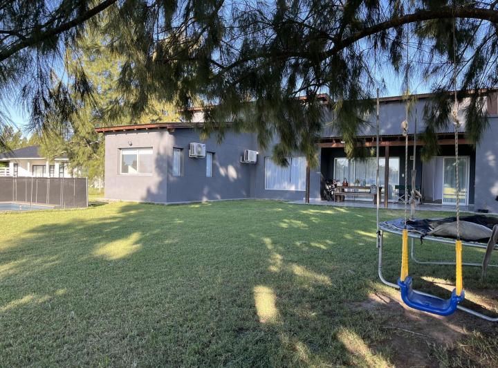 Casa · 160m² · 7 Ambientes · 4 Cocheras
