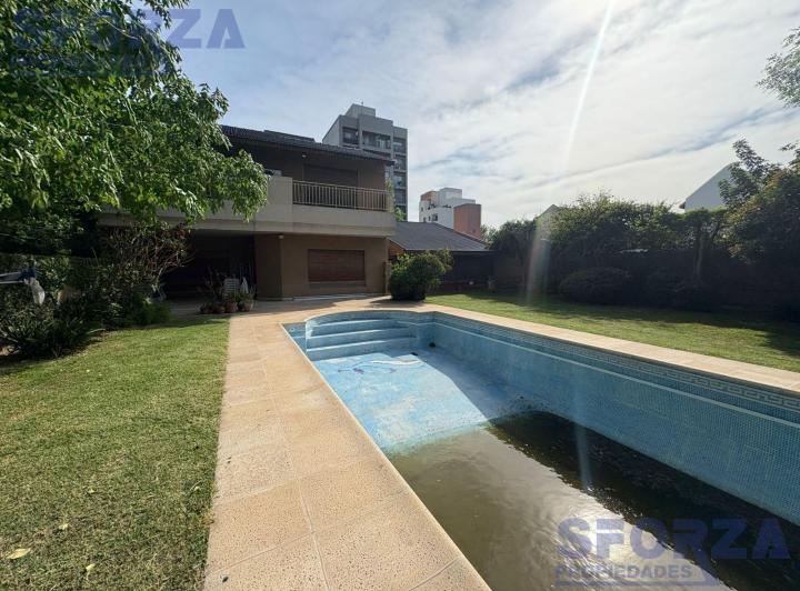 Casa · 500m² · 10 Ambientes · 2 Cocheras