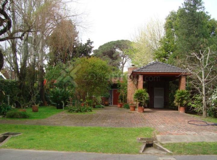 Casa · 130m² · 3 Ambientes · 1 Cochera