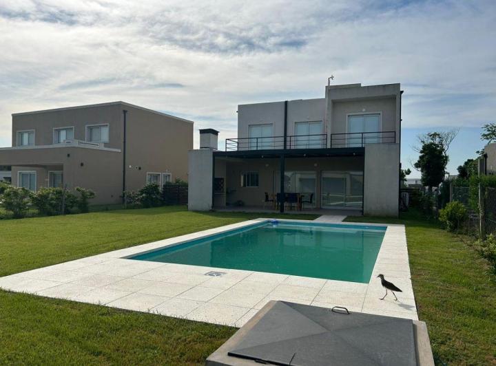 Casa · 136m² · 4 Ambientes