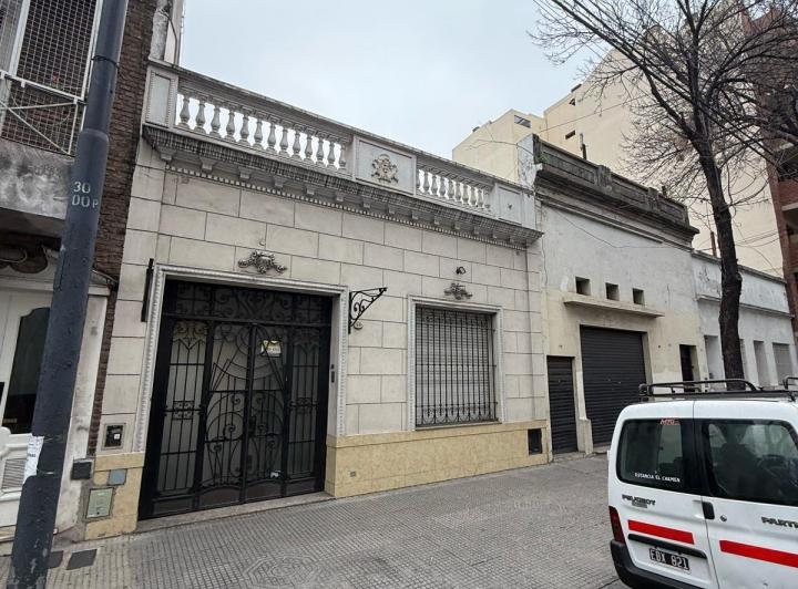 Casa · 423m² · 4 Ambientes · 2 Cocheras