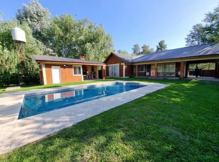 Casa · 170m² · 4 Ambientes · 1 Cochera
