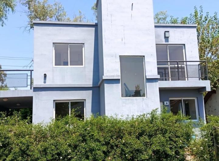 Casa · 180m² · 5 Ambientes · 1 Cochera