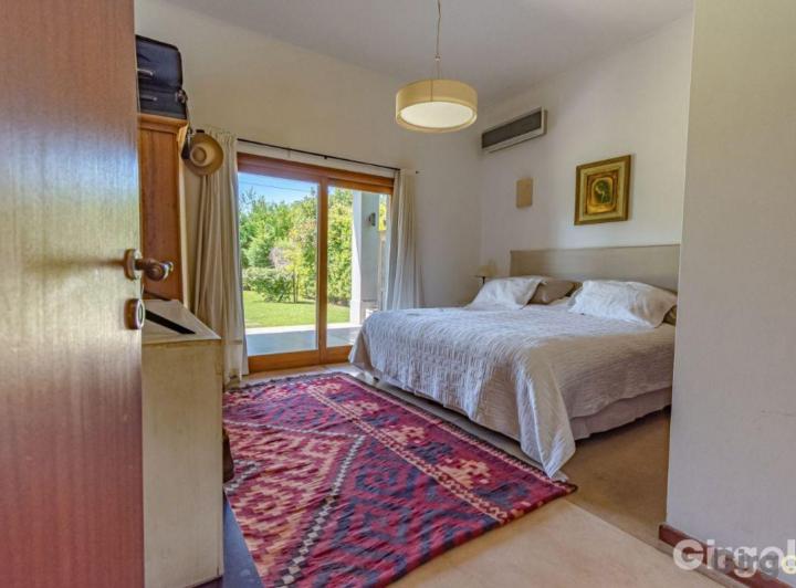 Casa · 200m² · 4 Ambientes · 2 Cocheras
