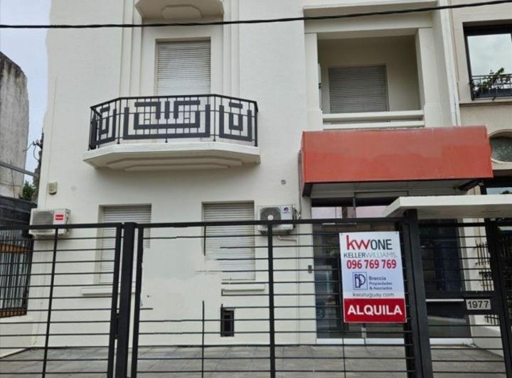 Casa · 490m² · 12 Ambientes · 1 Cochera