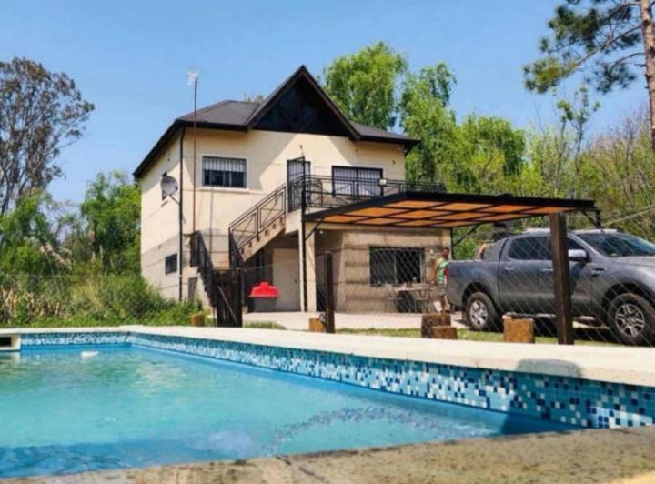 Casa · 66m² · 3 Ambientes · 3 Cocheras