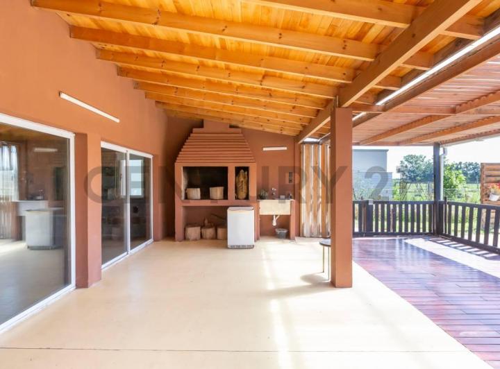 Casa · 166m² · 7 Ambientes · 2 Cocheras