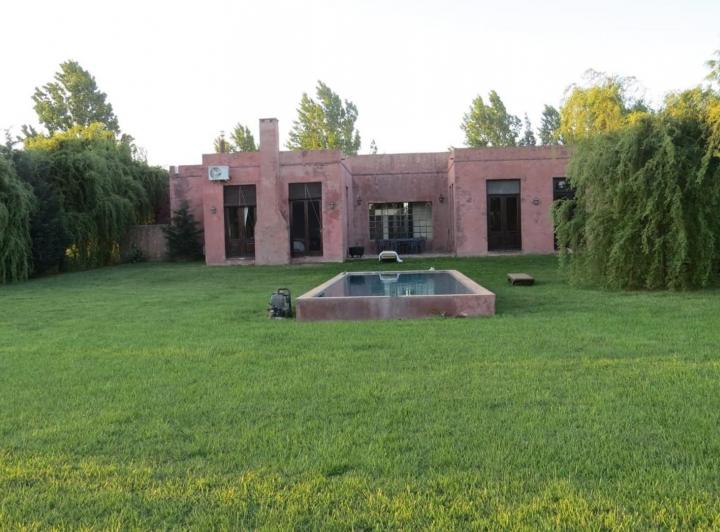 Casa · 350m² · 5 Ambientes · 3 Cocheras