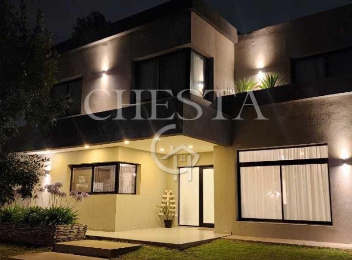 Casa · 250m² · 4 Ambientes
