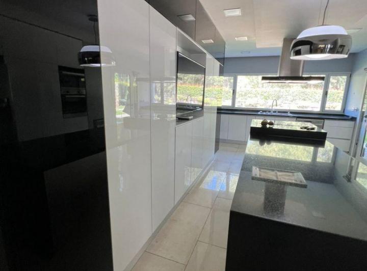 Casa · 349m² · 7 Ambientes