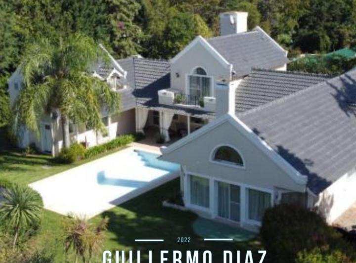 Casa · 580m² · 6 Ambientes · 2 Cocheras