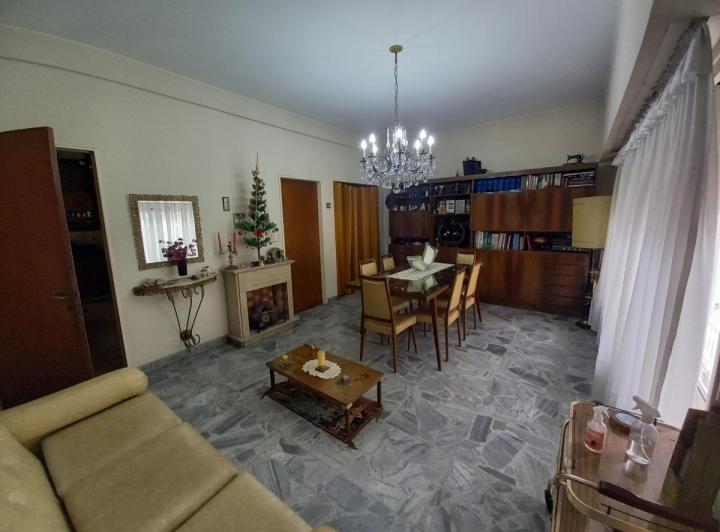 Casa · 200m² · 4 Ambientes · 3 Cocheras