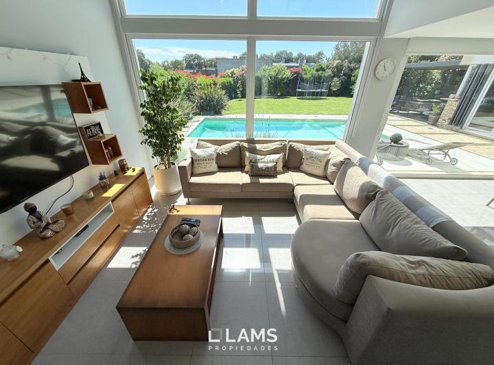 Casa · 298m² · 5 Ambientes