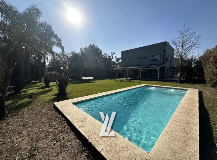 Casa · 156m² · 4 Ambientes · 4 Cocheras