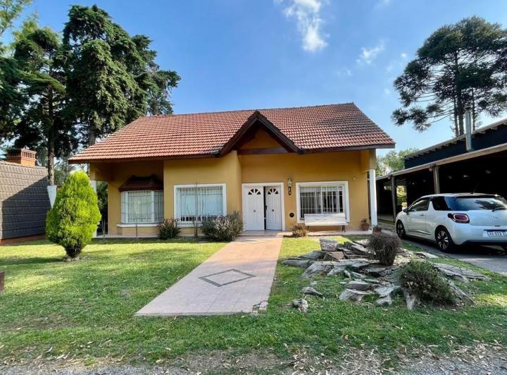 Casa · 178m² · 4 Ambientes · 1 Cochera