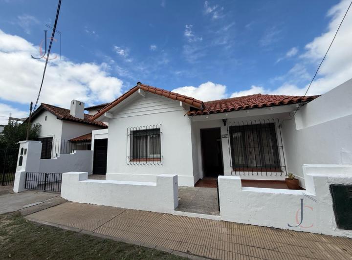 Casa · 100m² · 4 Ambientes · 1 Cochera