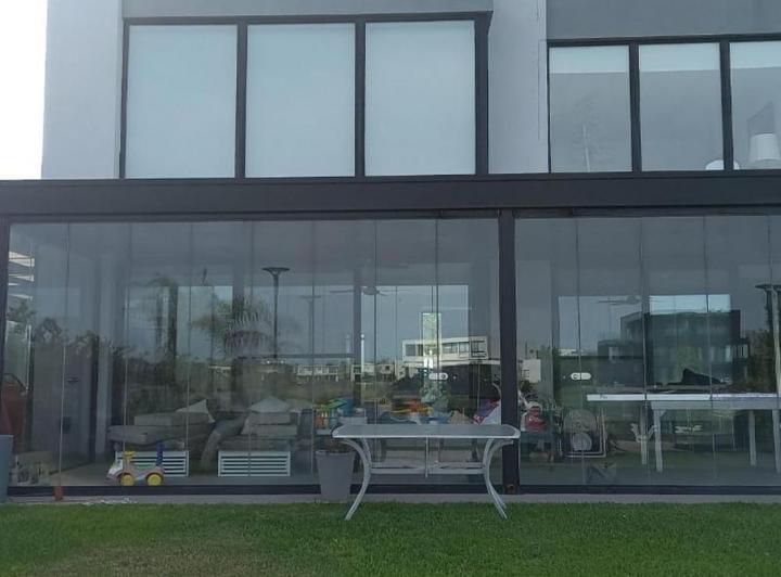 Casa · 450m² · 7 Ambientes · 7 Cocheras