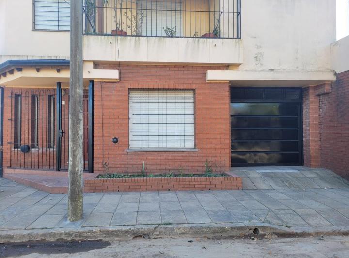 Casa · 80m² · 3 Ambientes · 1 Cochera