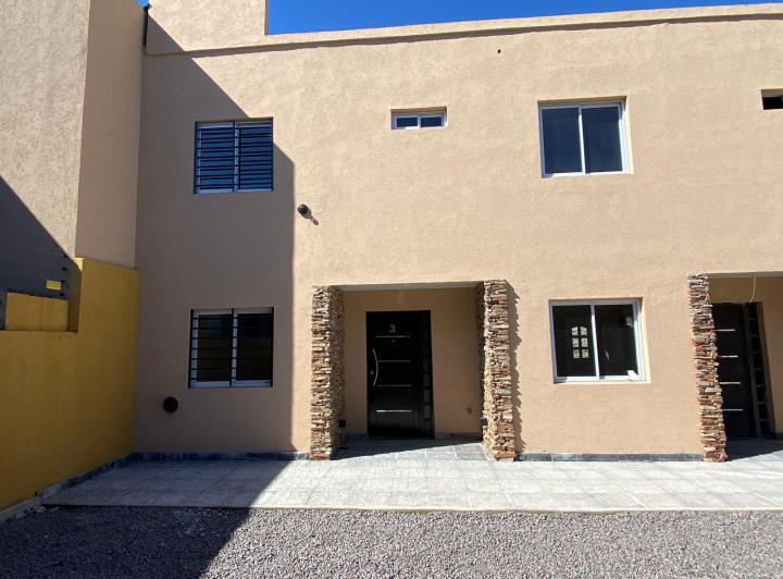 Casa · 55m² · 3 Ambientes · 1 Cochera