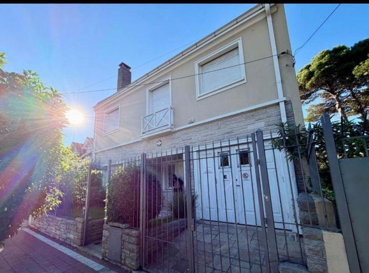 Casa · 247m² · 3 Dormitorios · 1 Cochera