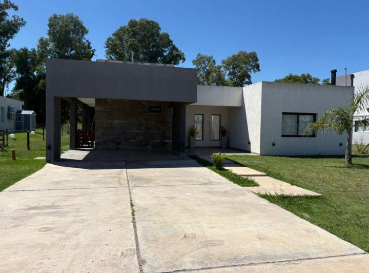 Casa · 200m² · 4 Ambientes