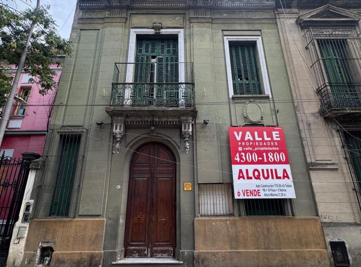 Casa · 300m² · 8 Ambientes