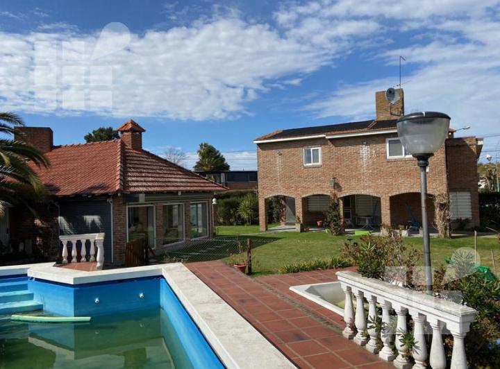 Casa · 250m² · 4 Ambientes