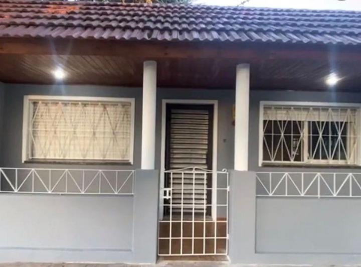 Casa · 300m² · 3 Ambientes · 2 Cocheras
