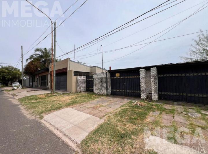 Casa · 300m² · 4 Ambientes · 2 Cocheras