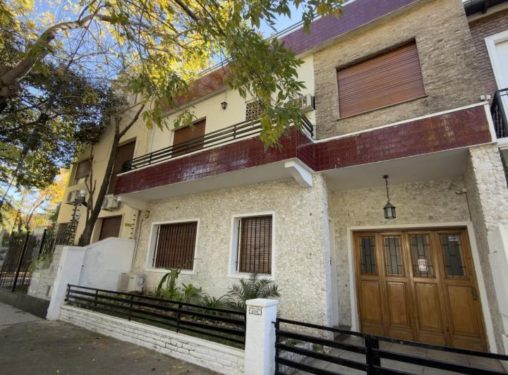 Casa · 4 Ambientes · 1 Cochera