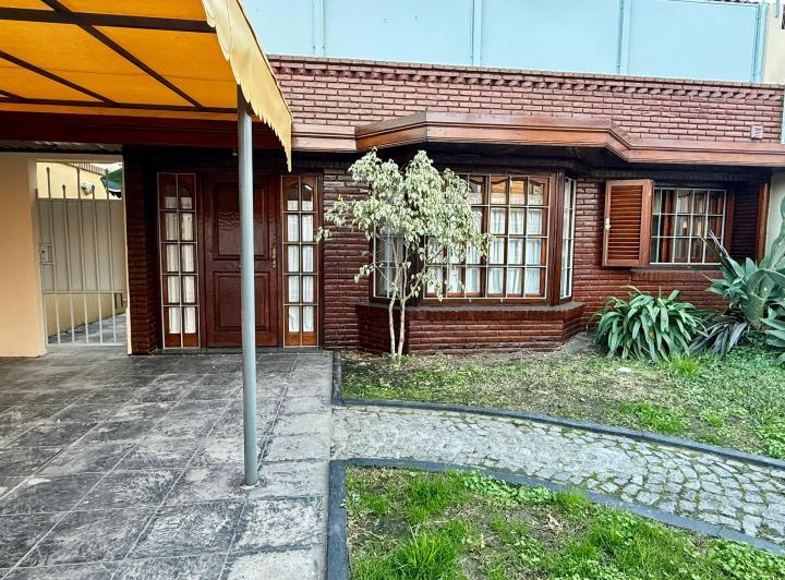 Casa · 80m² · 3 Ambientes · 1 Cochera