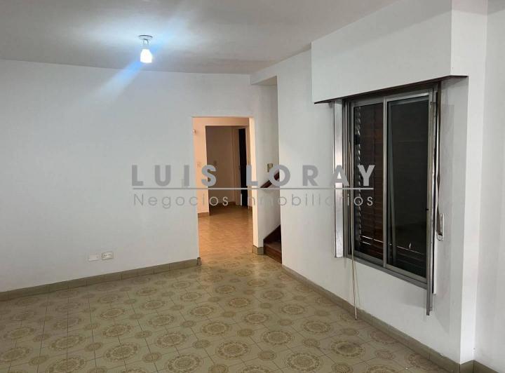 Casa · 210m² · 5 Ambientes · 1 Cochera