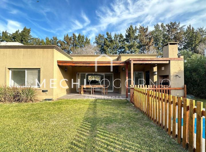 Casa · 160m² · 5 Ambientes · 3 Cocheras