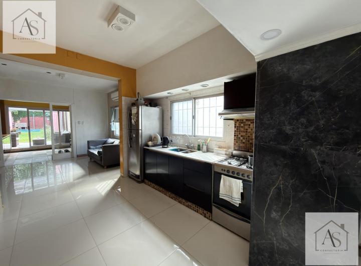 Casa · 280m² · 4 Ambientes · 1 Cochera
