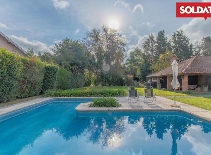 Casa · 225m² · 6 Ambientes