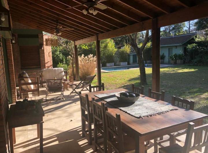 Casa · 350m² · 7 Ambientes · 1 Cochera