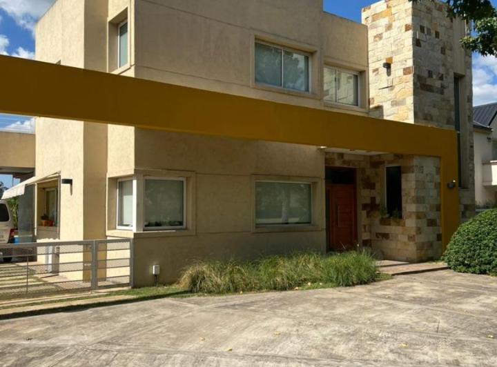 Casa · 204m² · 5 Ambientes