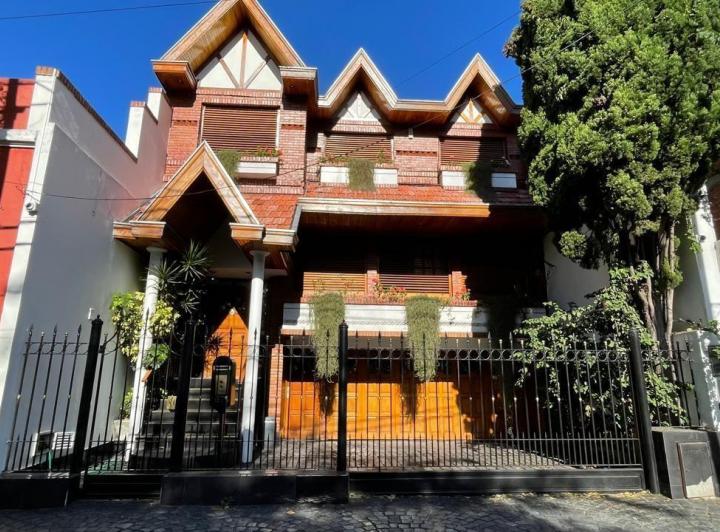 Casa · 30m² · 5 Ambientes · 4 Cocheras