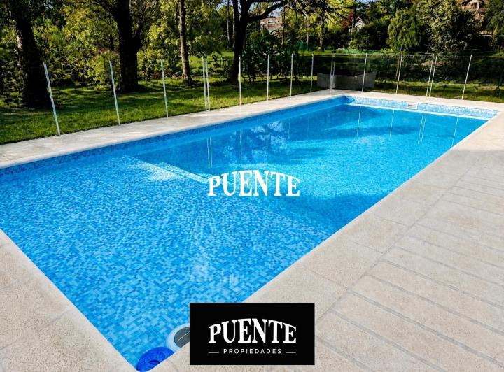Casa · 200m² · 6 Ambientes · 2 Cocheras