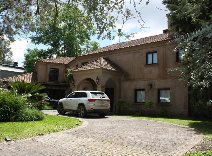 Casa · 650m² · 8 Ambientes