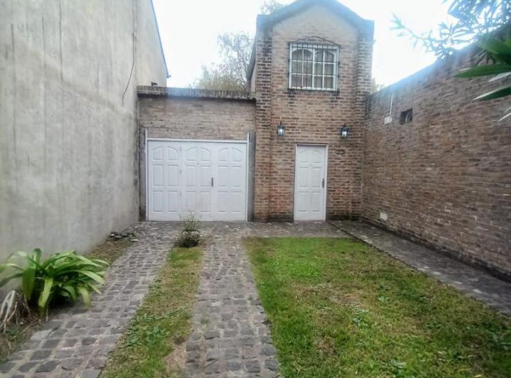 Casa · 100m² · 4 Ambientes · 3 Cocheras