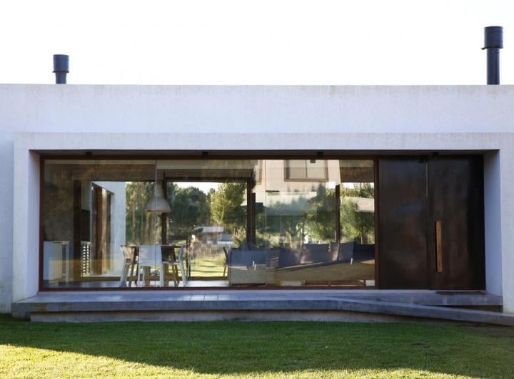 Casa · 250m² · 5 Ambientes · 2 Cocheras