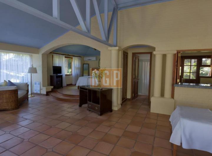 Casa · 173m² · 1 Ambiente · 1 Cochera