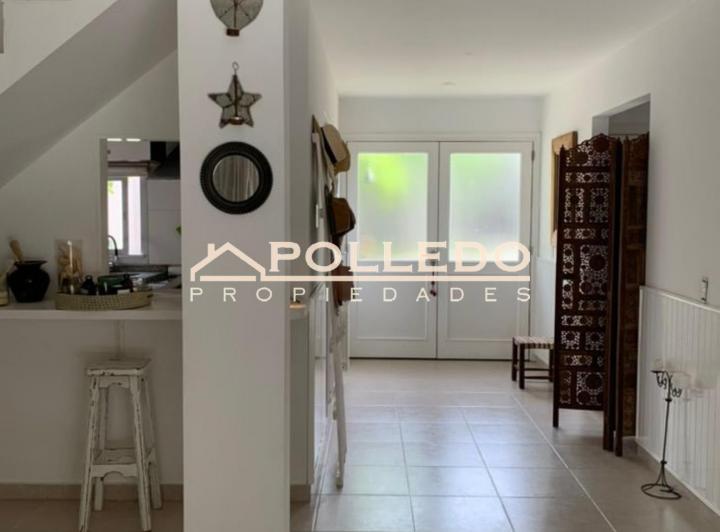 Casa · 140m² · 6 Ambientes · 2 Cocheras