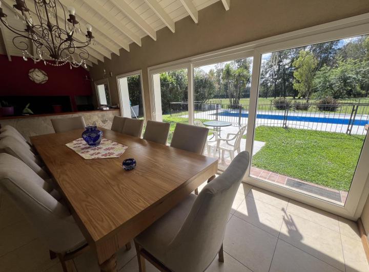 Casa · 200m² · 5 Ambientes