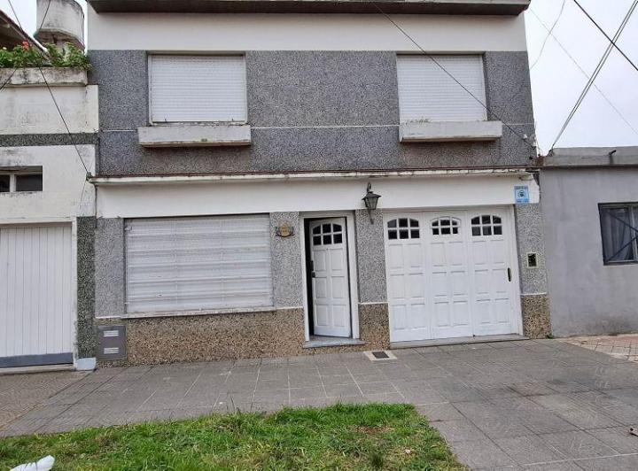 Casa · 104m² · 3 Ambientes · 1 Cochera