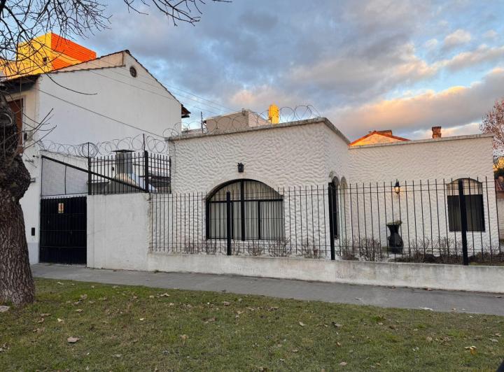 Casa · 99m² · 2 Ambientes · 1 Cochera